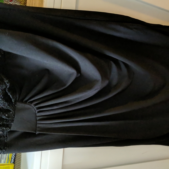 Dress - Picture 4 of 8